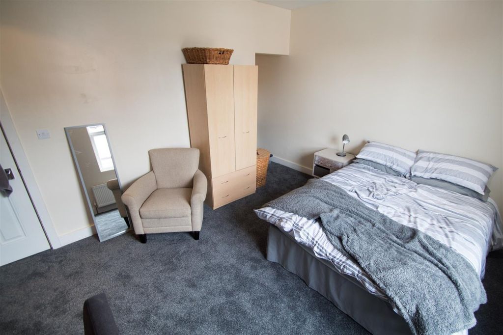 Property photo 3 of 7 Property Photo