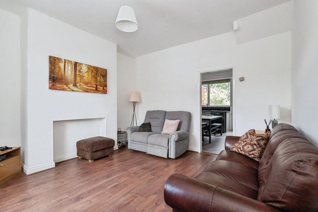 Property photo 2 of 15 Pbox-Img.Jpg