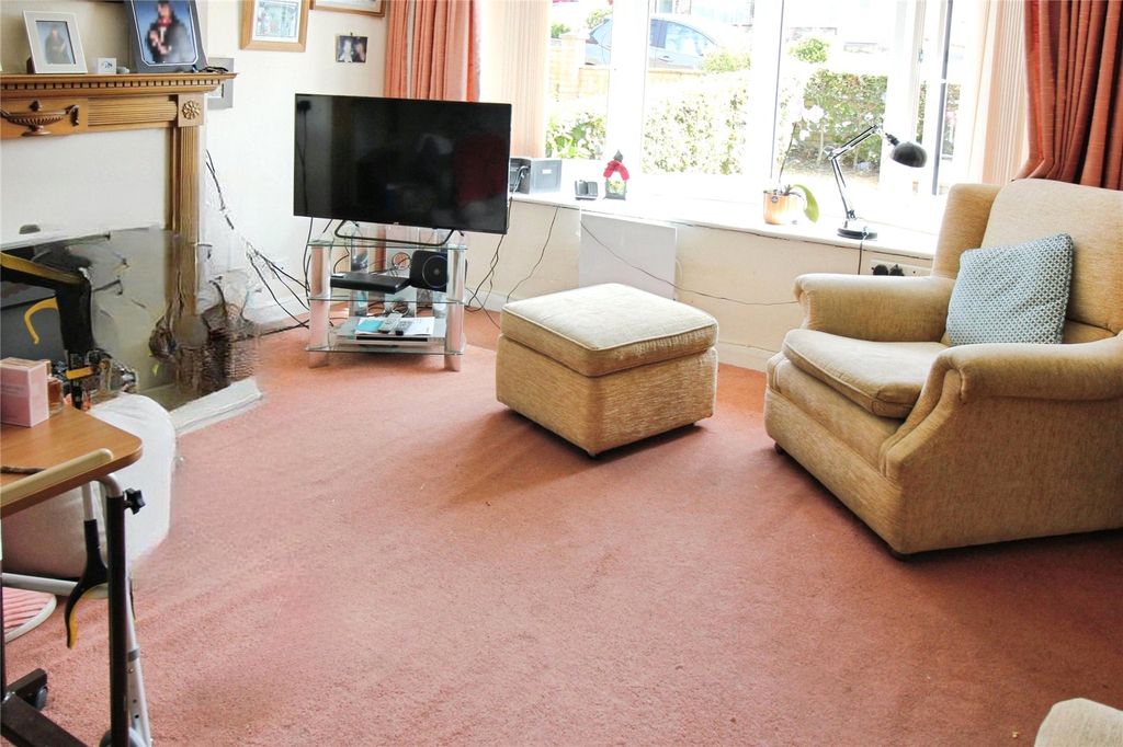 Property photo 2 of 15 Picture No. 18
