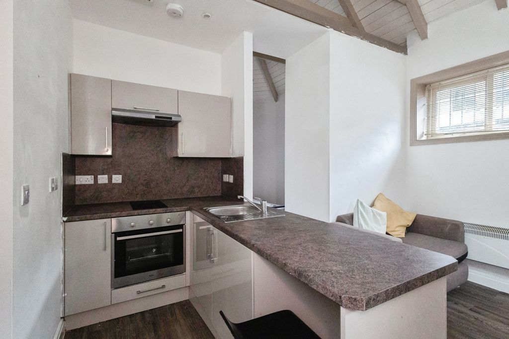 Property photo 2 of 19 Pbox-Img.Jpg
