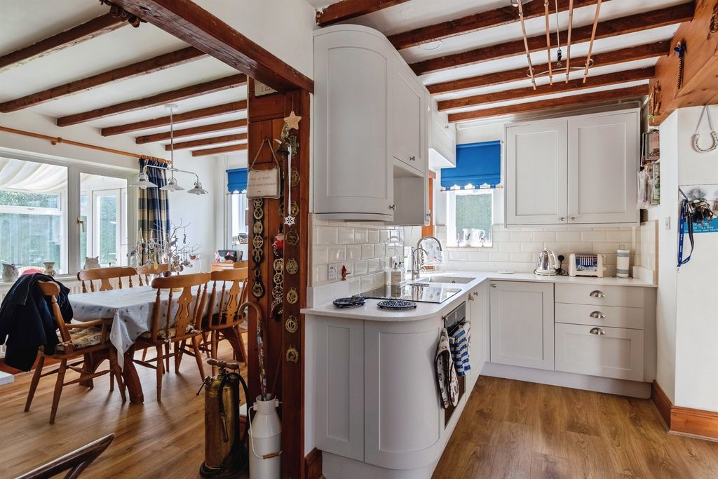 Property photo 3 of 23