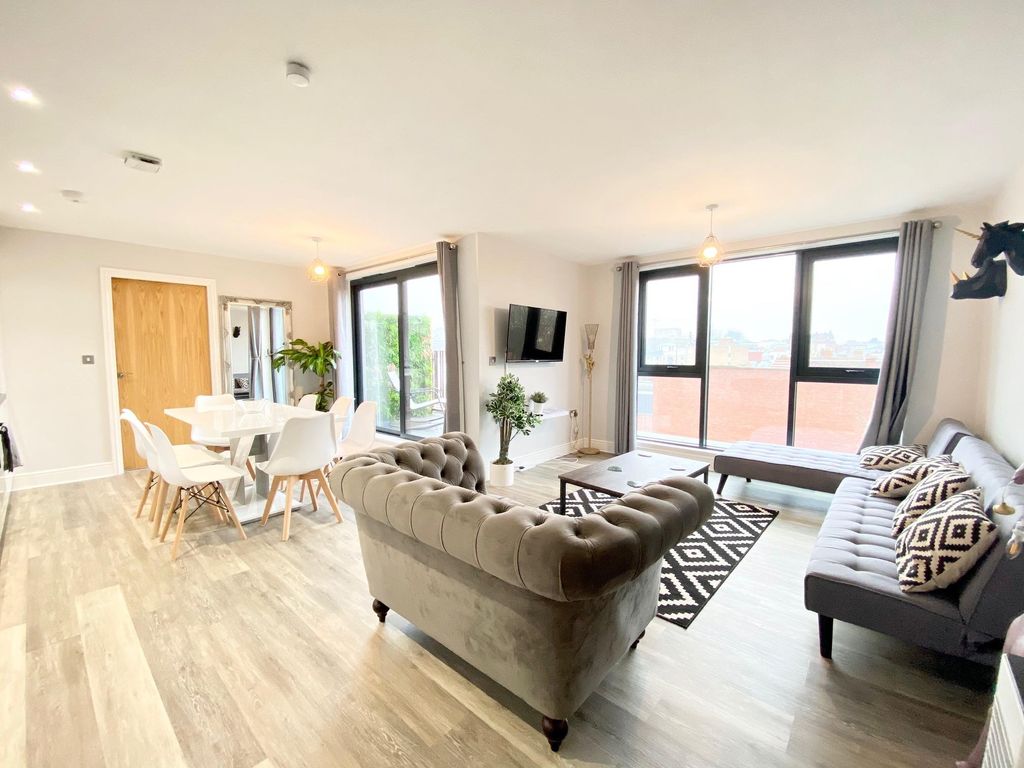 Property photo 2 of 15 Image