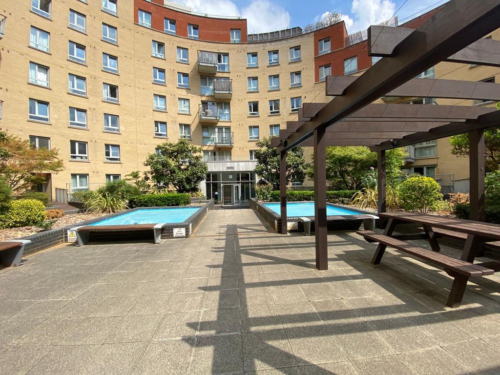 Property photo 1 of 7 Outside