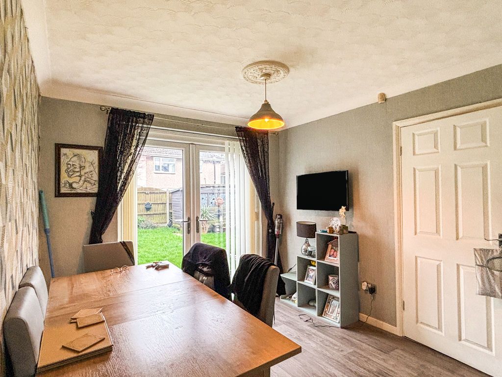 Property photo 3 of 8 Photo 3