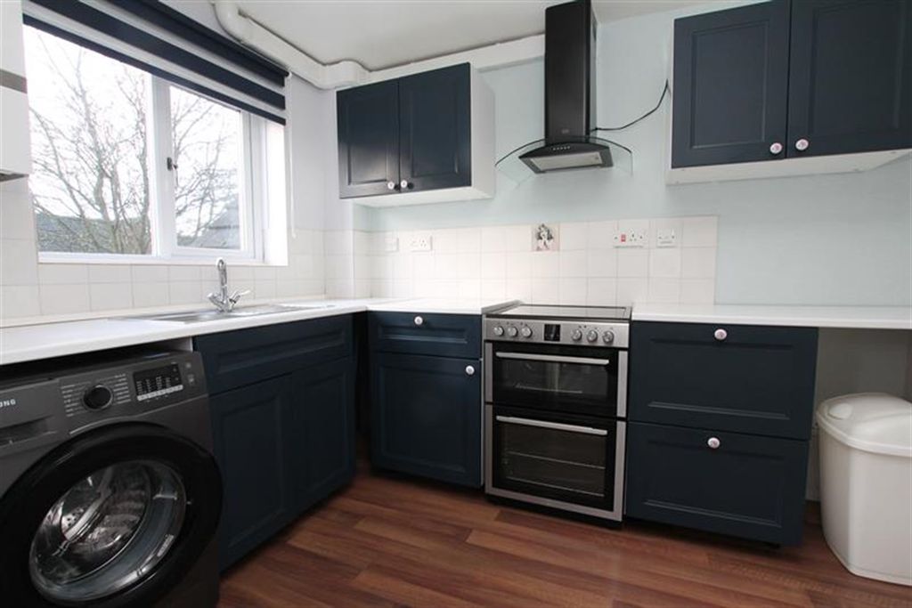 Property photo 2 of 8 (Main)