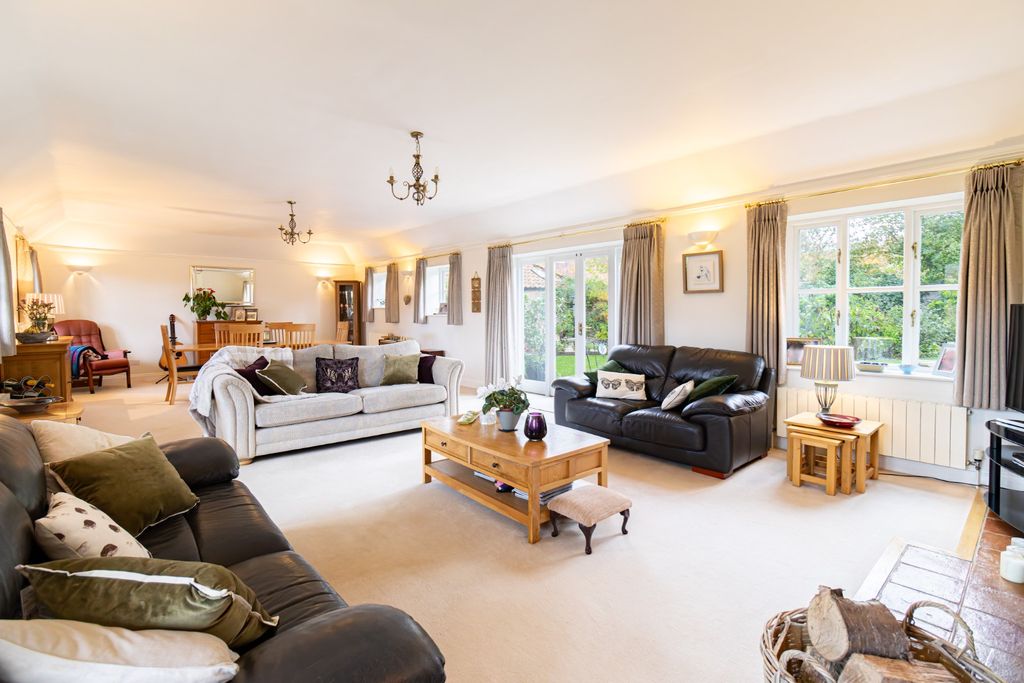 Property photo 3 of 52 4618485