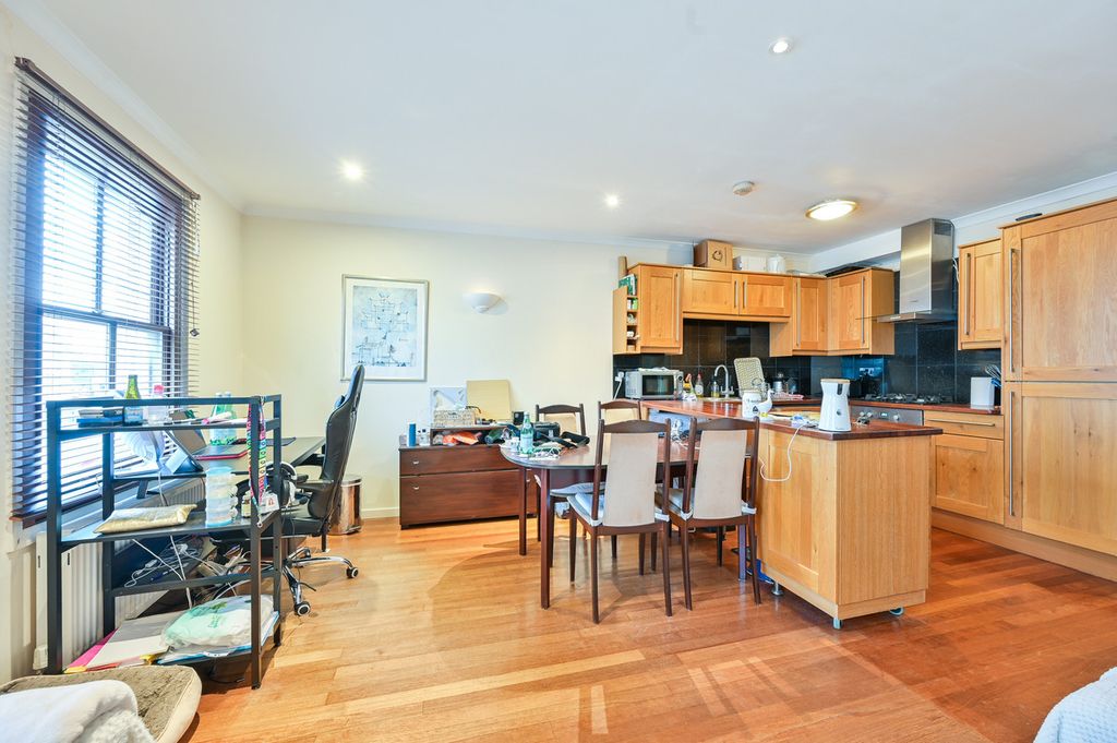 Property photo 3 of 8