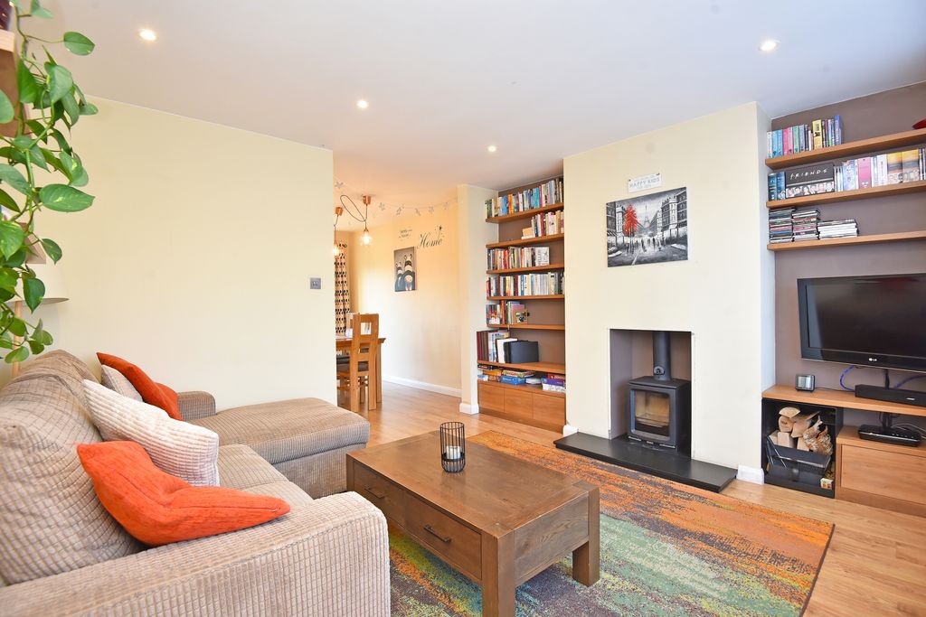 Property photo 2 of 19