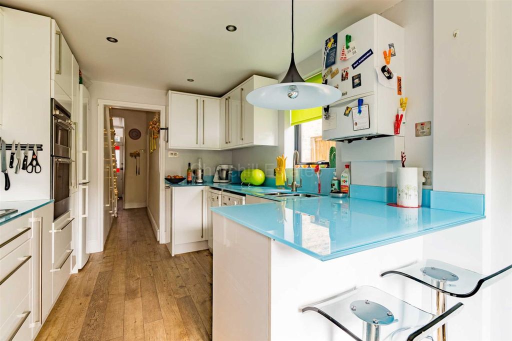 Property photo 3 of 17