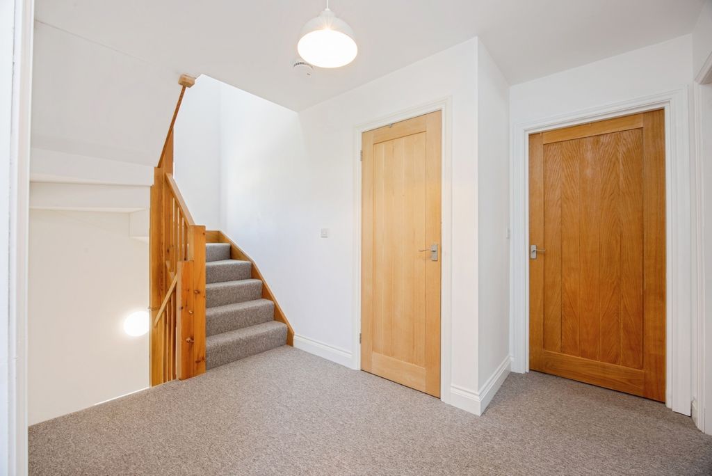 Property photo 2 of 18 Photo