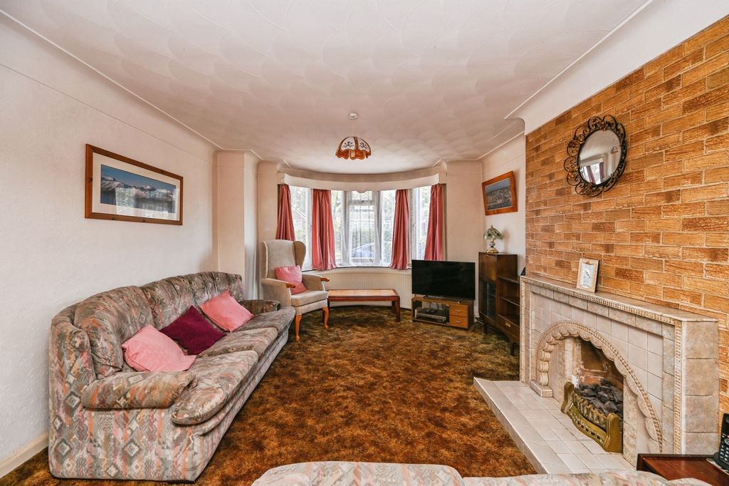 Property photo 3 of 20 Pbox-Img.Jpg