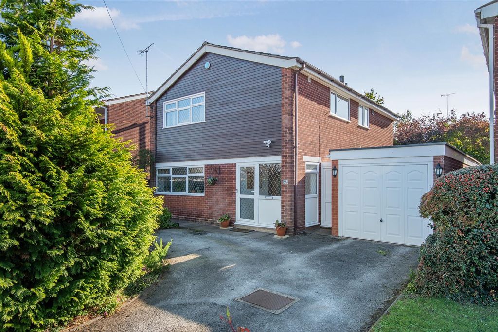 Property photo 1 of 39 8665804-Exterior08.Jpg