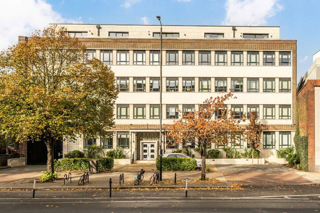 Property photo 1 of 5