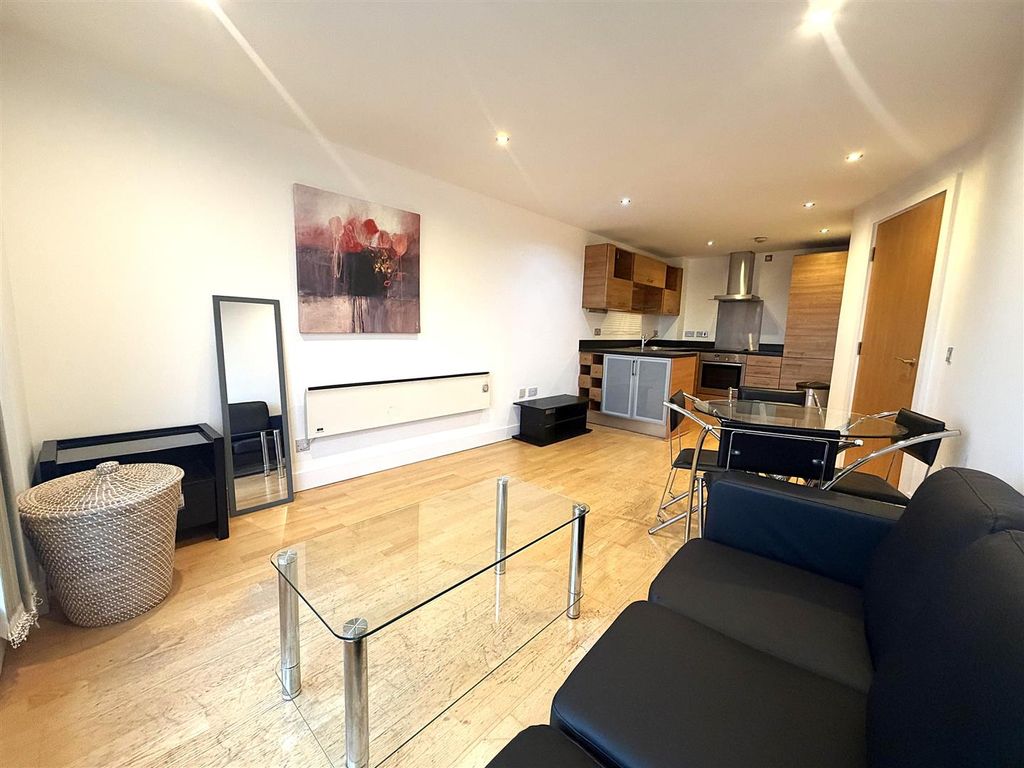 Property photo 1 of 9 Living Room 2.Jpeg