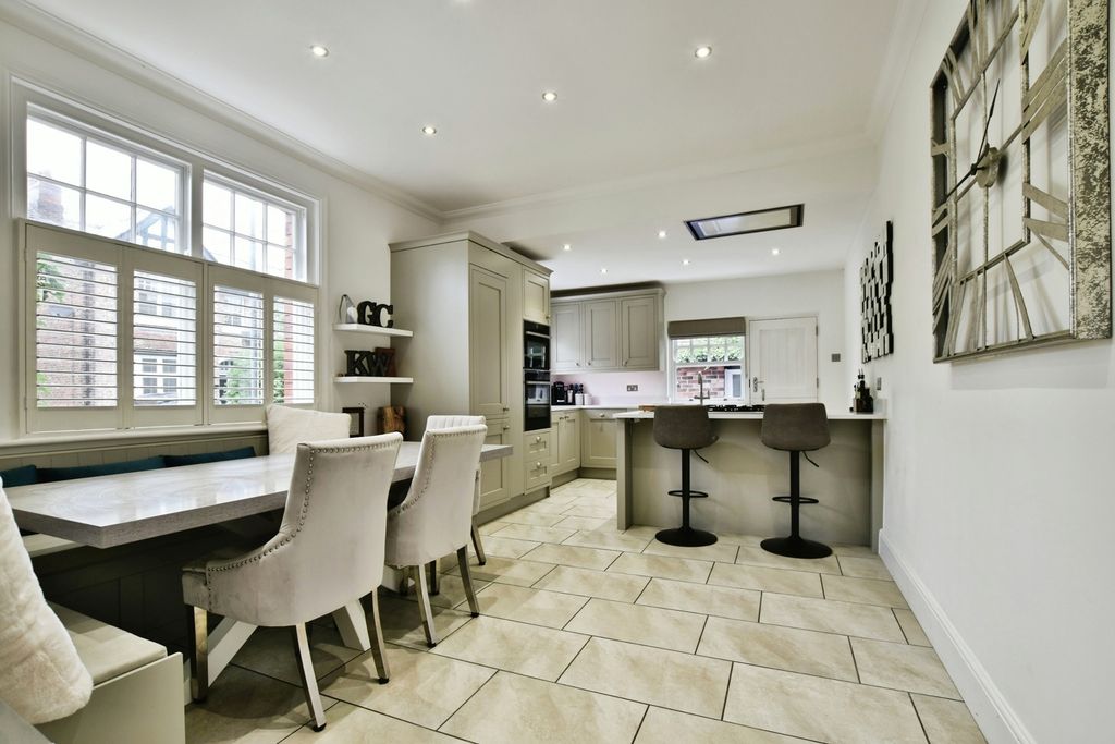 Property photo 2 of 16 Pbox-Img.Jpg