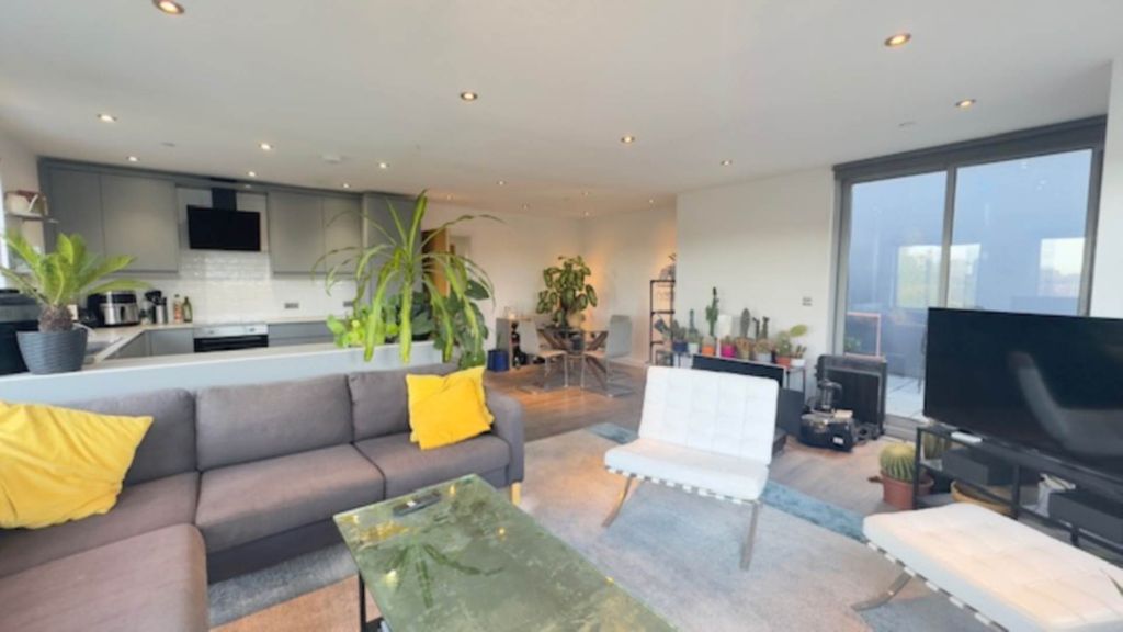 Property photo 2 of 12