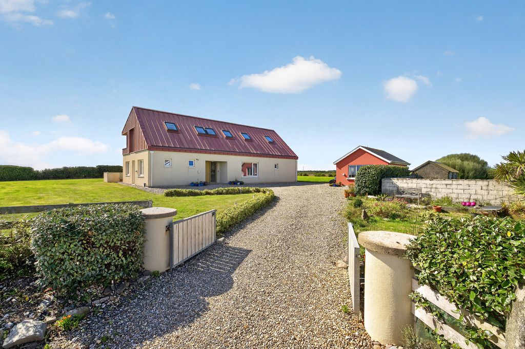 Property photo 1 of 60
