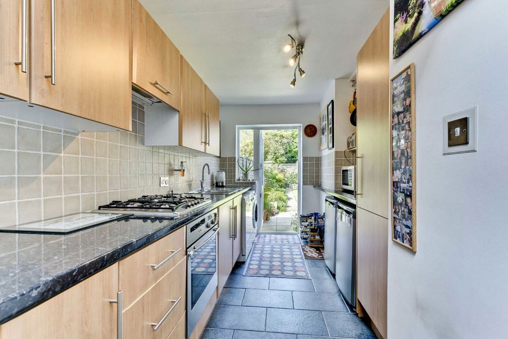 Property photo 2 of 8