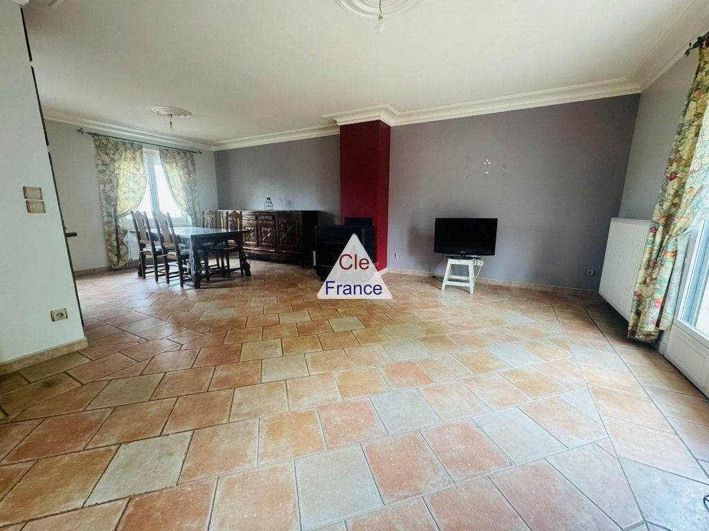 Property photo 2 of 12