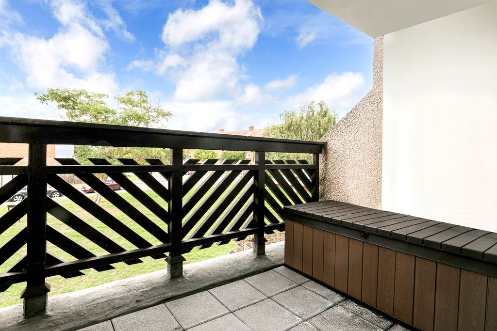 Property photo 2 of 16 Picture No. 03