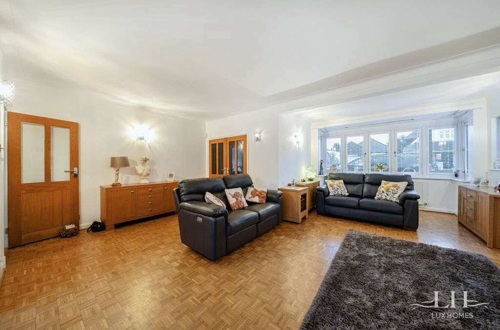 Property photo 2 of 20