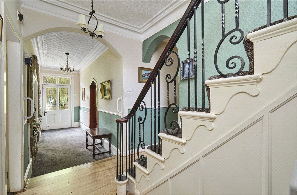 Property photo 3 of 26 Entrance Hall