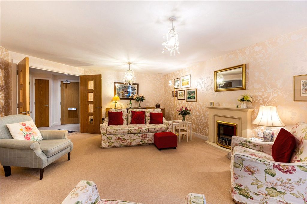 Property photo 3 of 20 Sitting Room