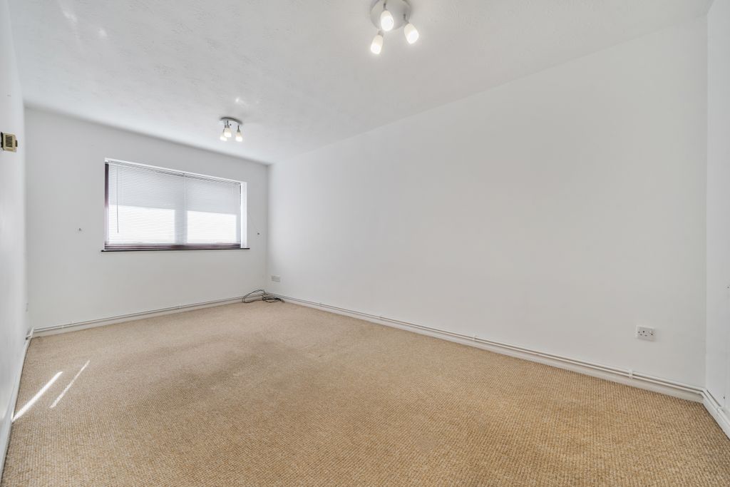 Property photo 3 of 22
