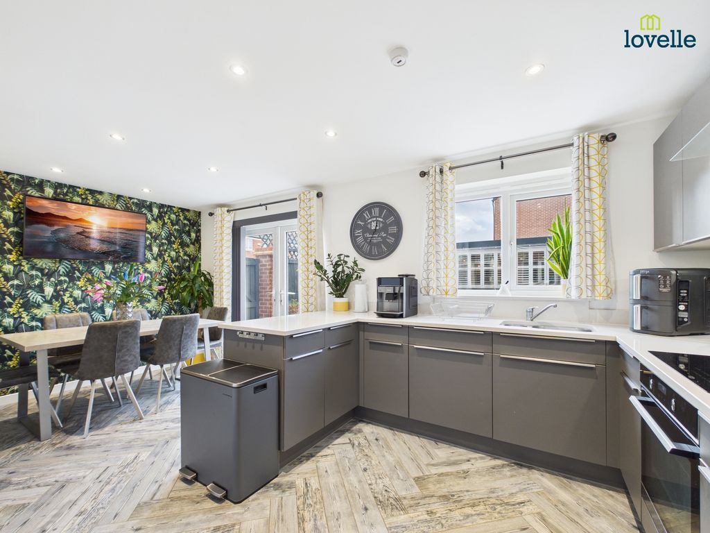 Property photo 2 of 28