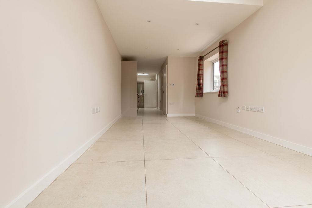 Property photo 3 of 11 Picture No. 02