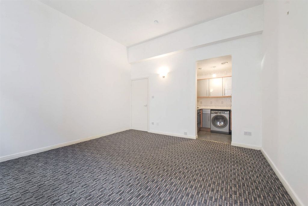Property photo 3 of 17 Picture No. 13