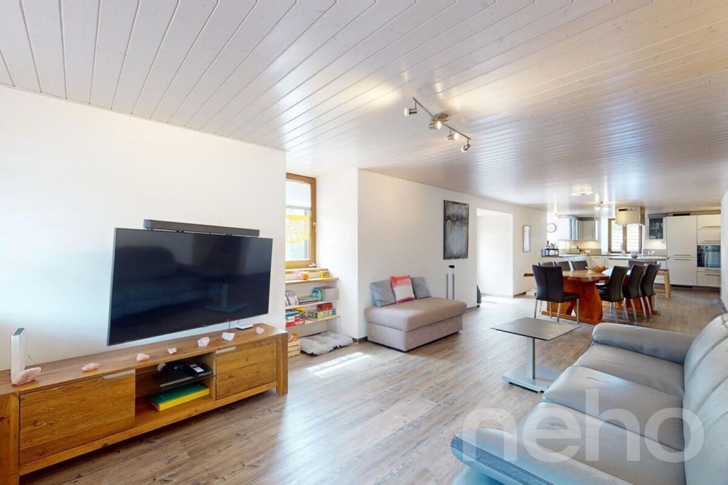 Property photo 3 of 11