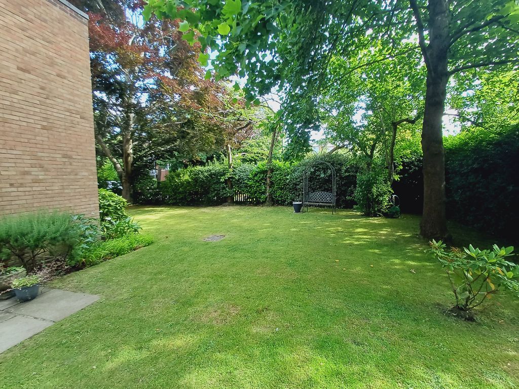 Property photo 2 of 24