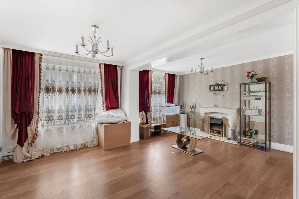 Property photo 2 of 16 Reception Room