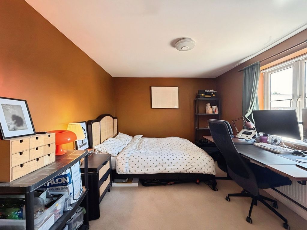 Property photo 2 of 12
