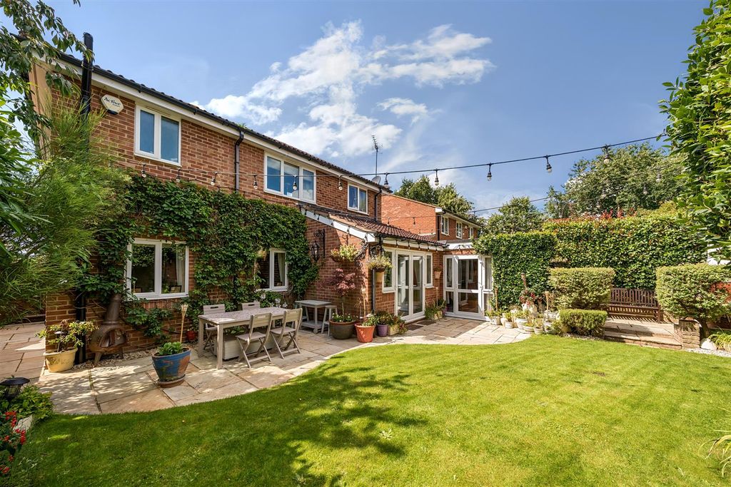 Property photo 2 of 16 Rear