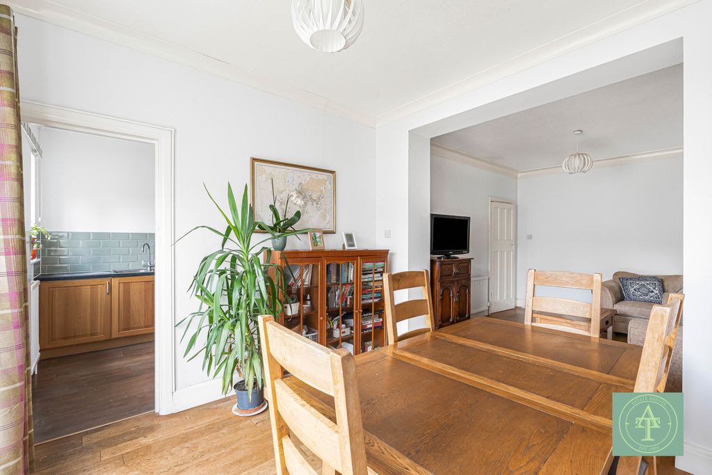 Property photo 3 of 20 Gallery