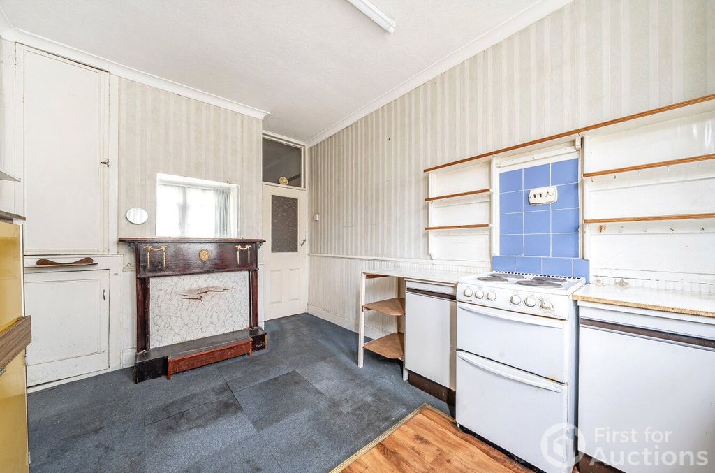 Property photo 3 of 14 3
