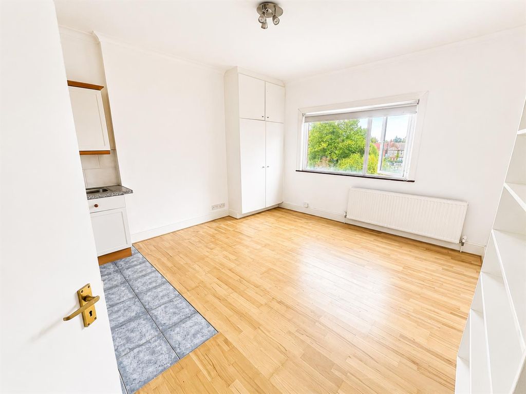 Property photo 3 of 4 2d6B61B0-8B6c-469A-9732-E711B34A0430.Png