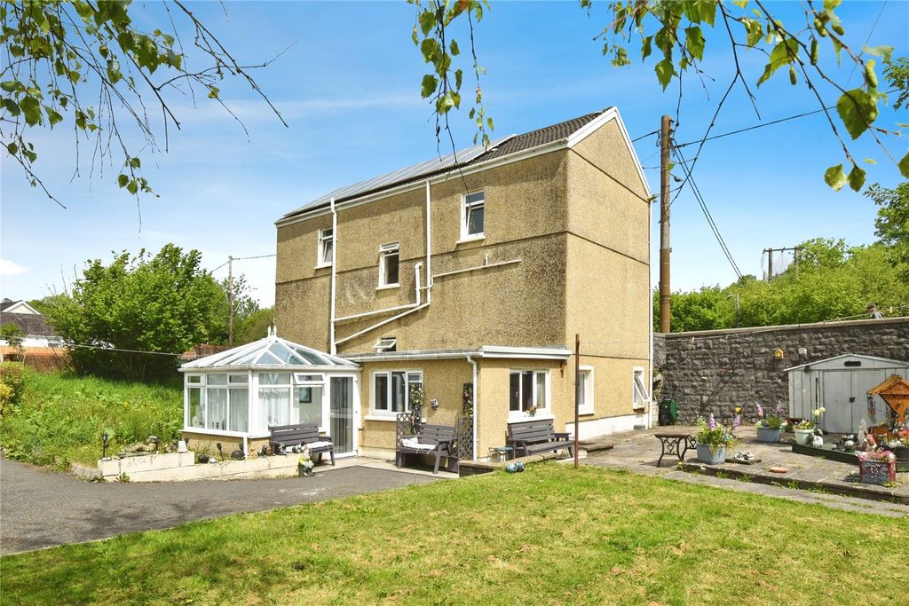 Property photo 1 of 28 Picture No. 24
