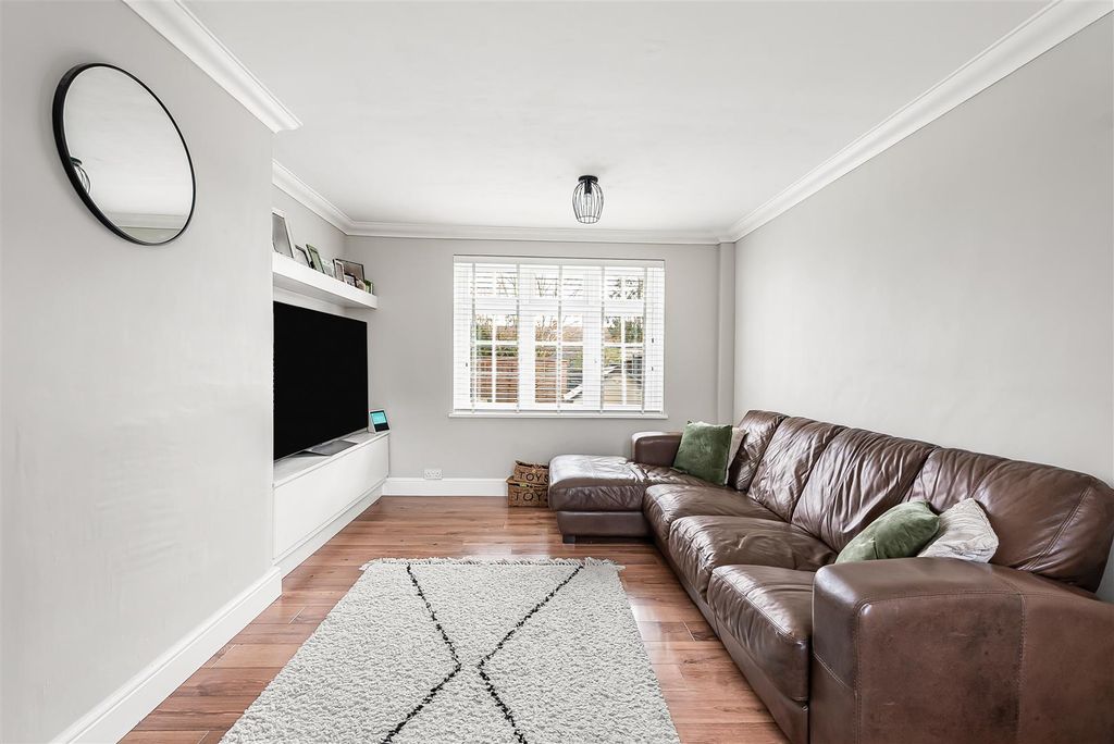 Property photo 2 of 25 11_68075.Jpg