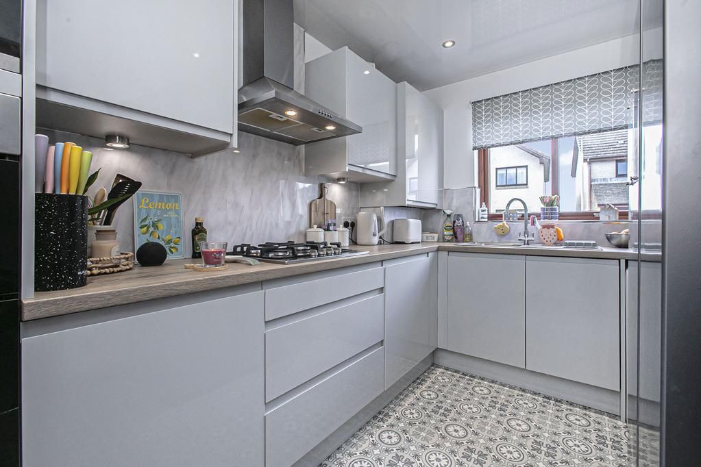 Property photo 3 of 17 Cup1380Seg Kitchen.Jpg