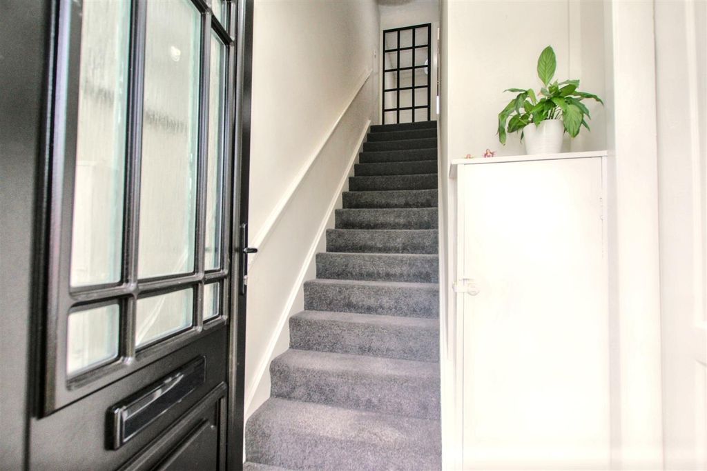 Property photo 2 of 14 2