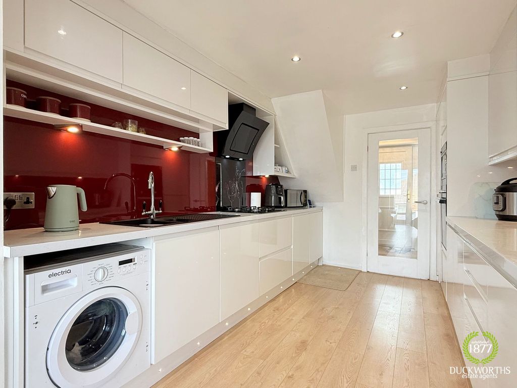 Property photo 1 of 30