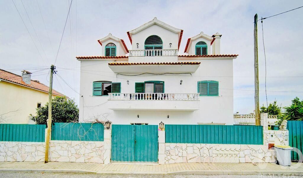 Property photo 1 of 40