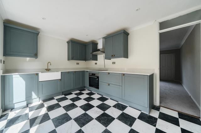 Property photo 2 of 17 Kitchen
