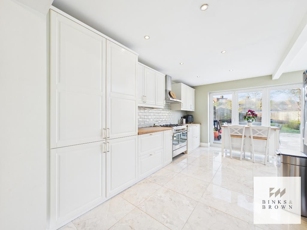 Property photo 3 of 19 Photo 3