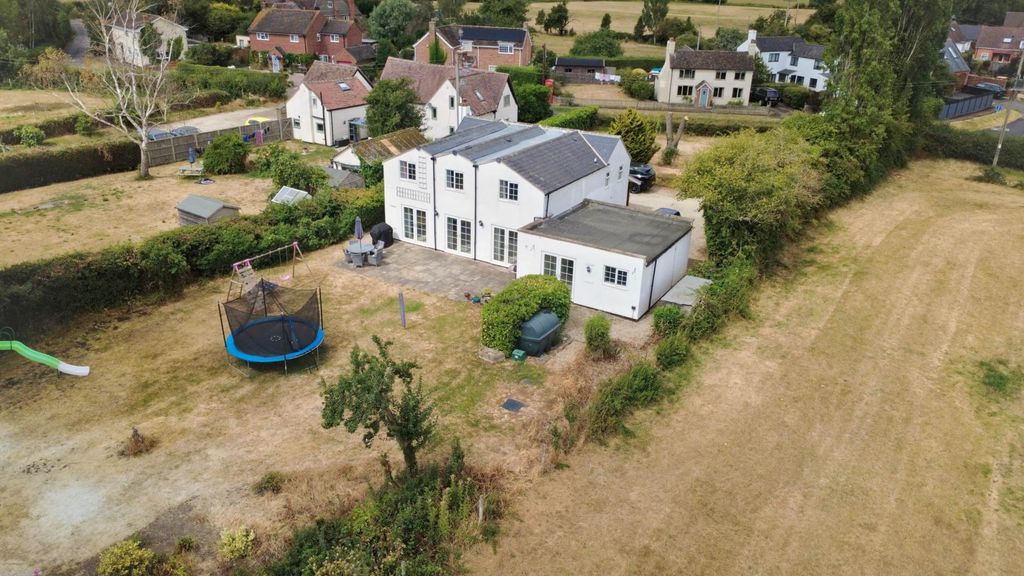 Property photo 2 of 40