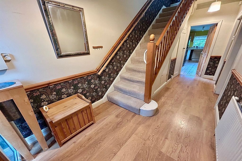 Property photo 2 of 24 Entrance Hallway