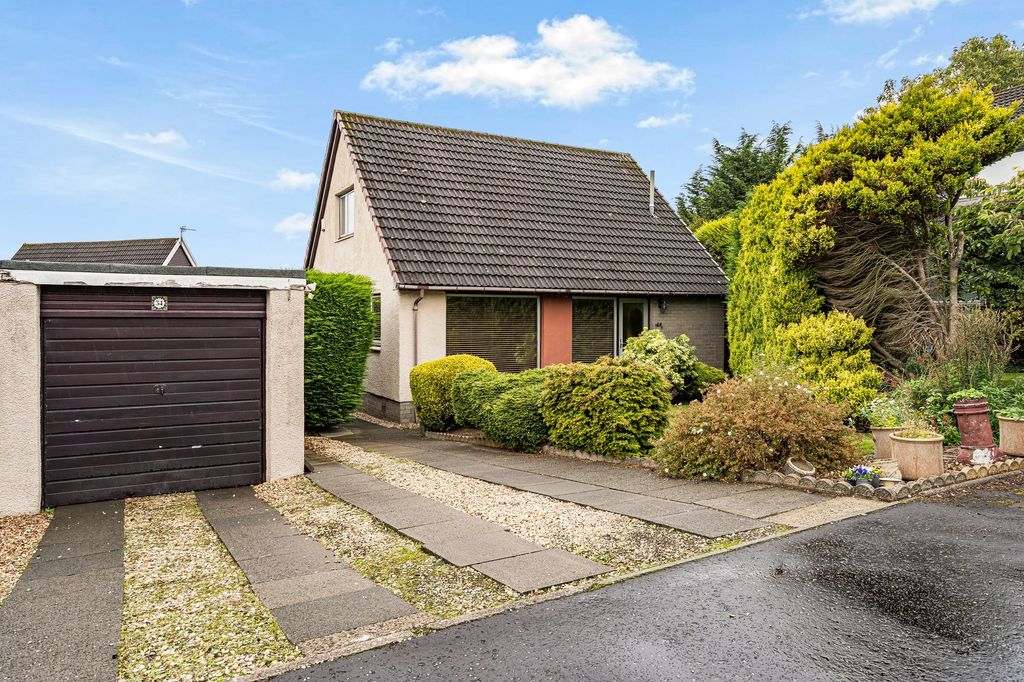 Property photo 1 of 39